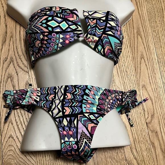 BAR 111 MULTICOLORED 2‎ PIECE SWIMSUIT SIZE M - Picture 1 of 5